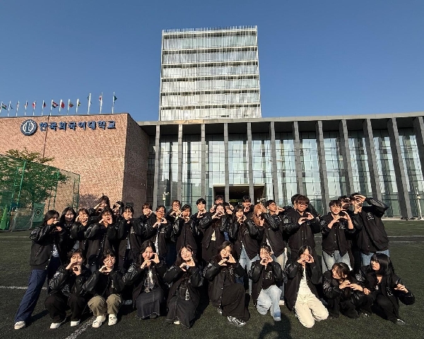 25학번 과 잠바 제작 기념 단체 사진 (2025년 4 대표이미지